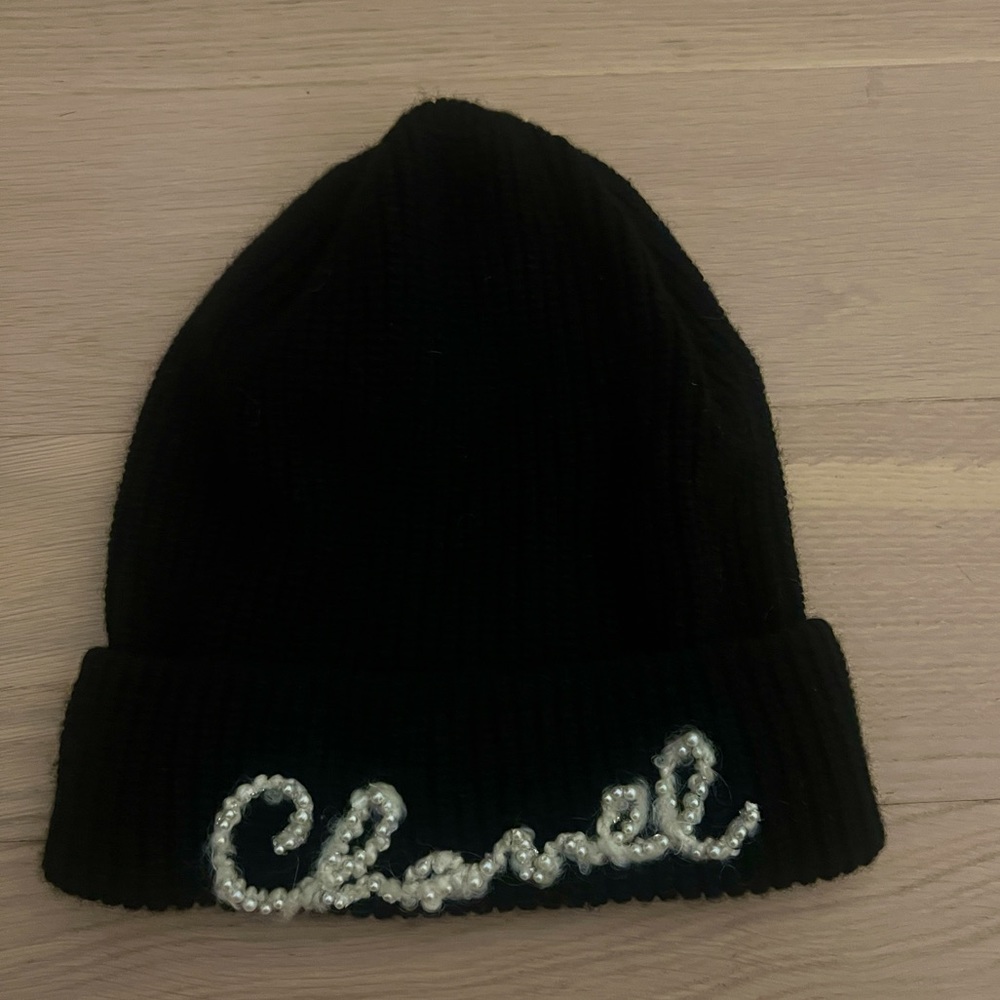 Chanel Faux Pearl Logo Cashmere Black Beanie Hat 2021